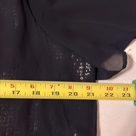 Vince Camuto dressy black blouse. Size large - Picture 5 of 9